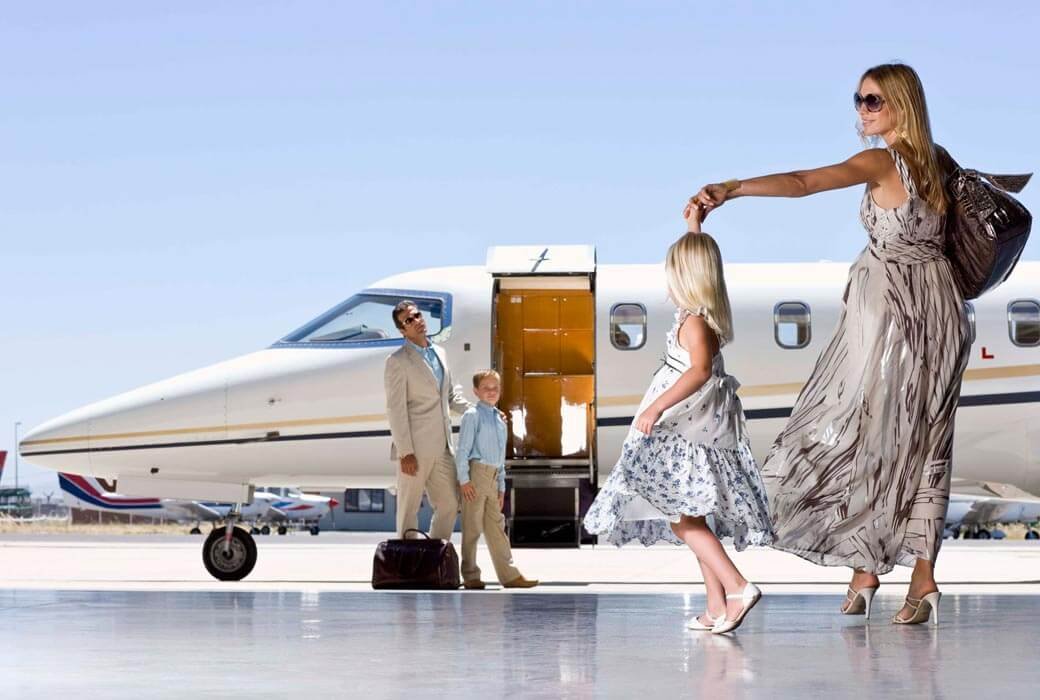 Family-Private-Jet-1040x700 Family-Private-Jet-1040x700